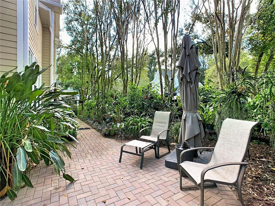 For Sale: $1,216,000 (6 beds, 3 baths, 2915 Square Feet)