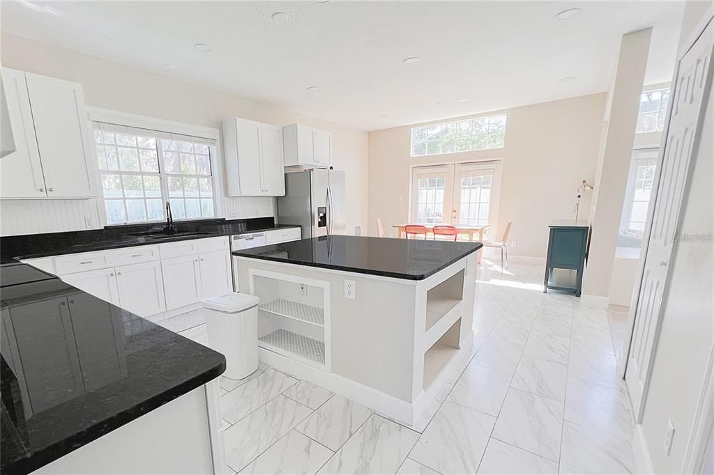 出租: $3,800 (4 贝兹, 3 浴室, 3969 平方英尺)