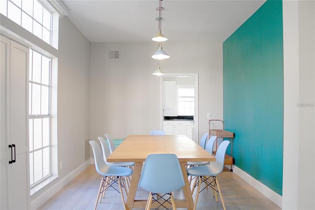 出租: $3,800 (4 贝兹, 3 浴室, 3969 平方英尺)