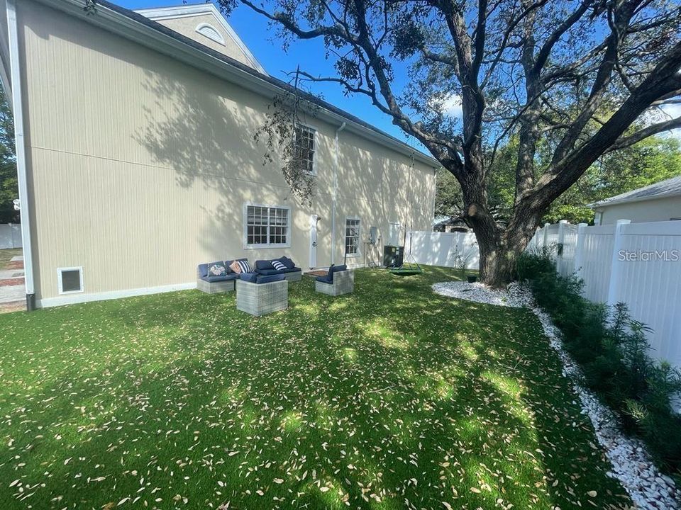 出租: $3,800 (4 贝兹, 3 浴室, 3969 平方英尺)