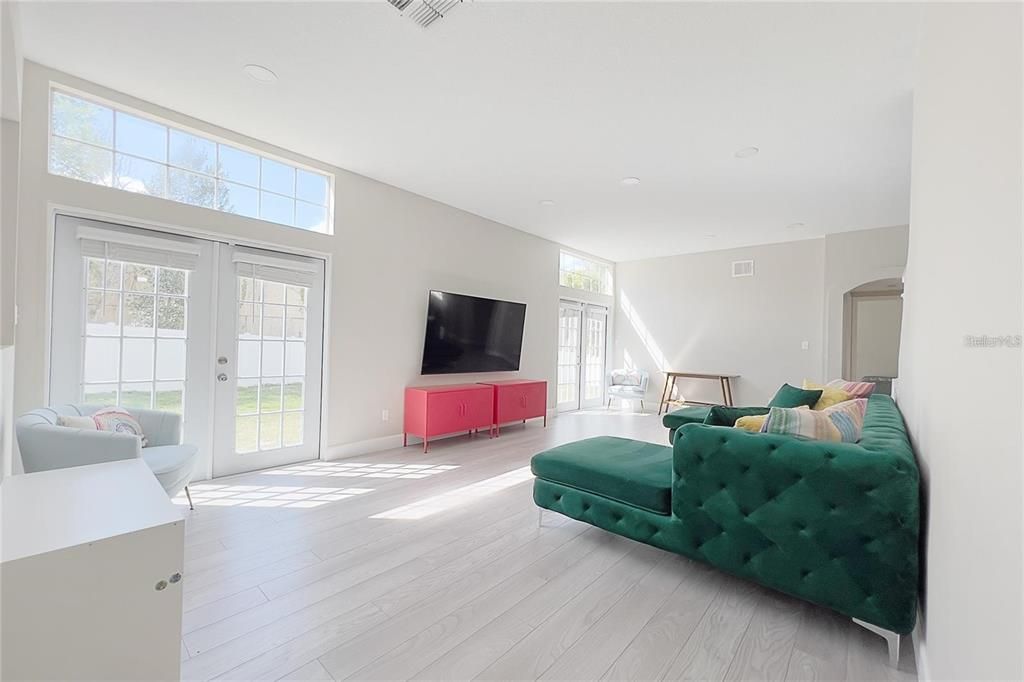 出租: $3,800 (4 贝兹, 3 浴室, 3969 平方英尺)