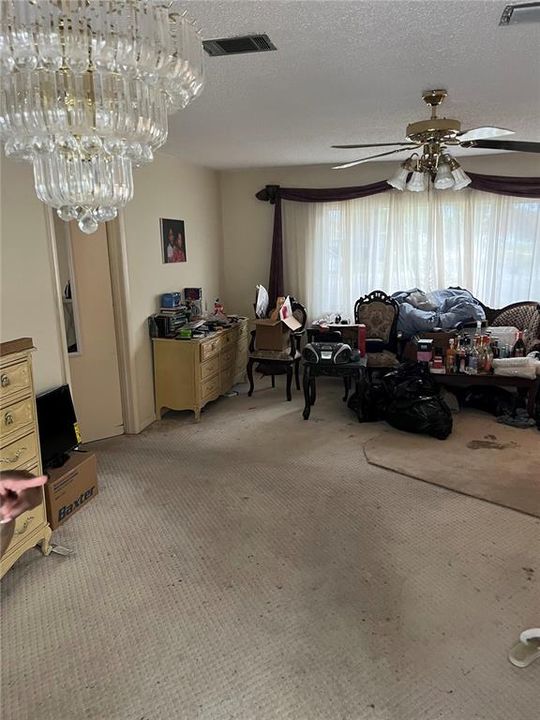 En Venta: $499,900 (4 camas, 2 baños, 1731 Pies cuadrados)