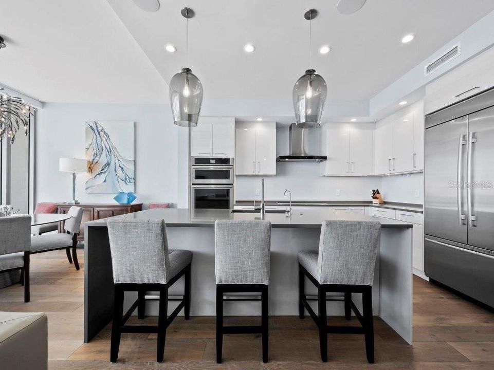Active With Contract: $1,975,000 (2 beds, 2 baths, 1810 Square Feet)
