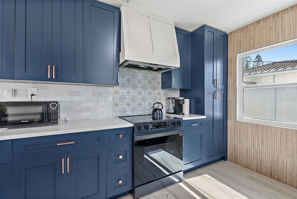 В аренду: $4,300 (2 спален, 2 ванн, 1292 Квадратных фут)