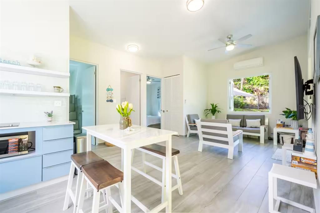 На продажу: $559,000 (2 спален, 1 ванн, 918 Квадратных фут)