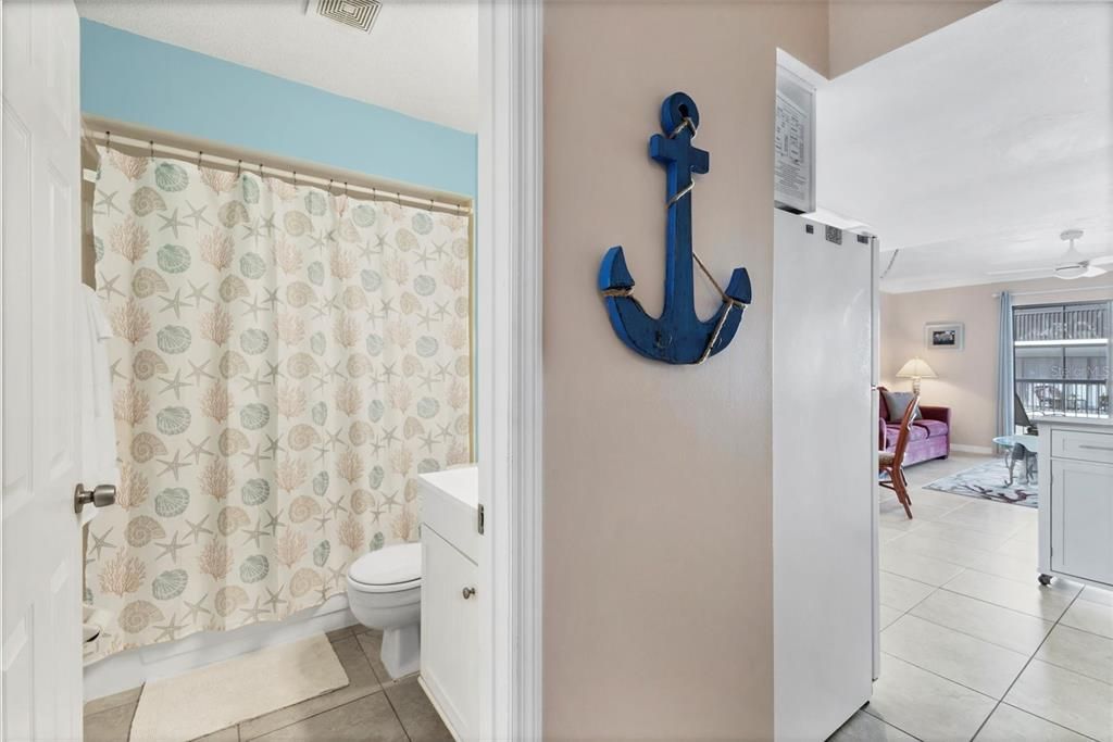 For Sale: $585,000 (2 beds, 2 baths, 900 Square Feet)