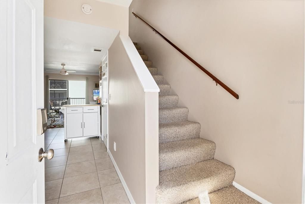 For Sale: $585,000 (2 beds, 2 baths, 900 Square Feet)