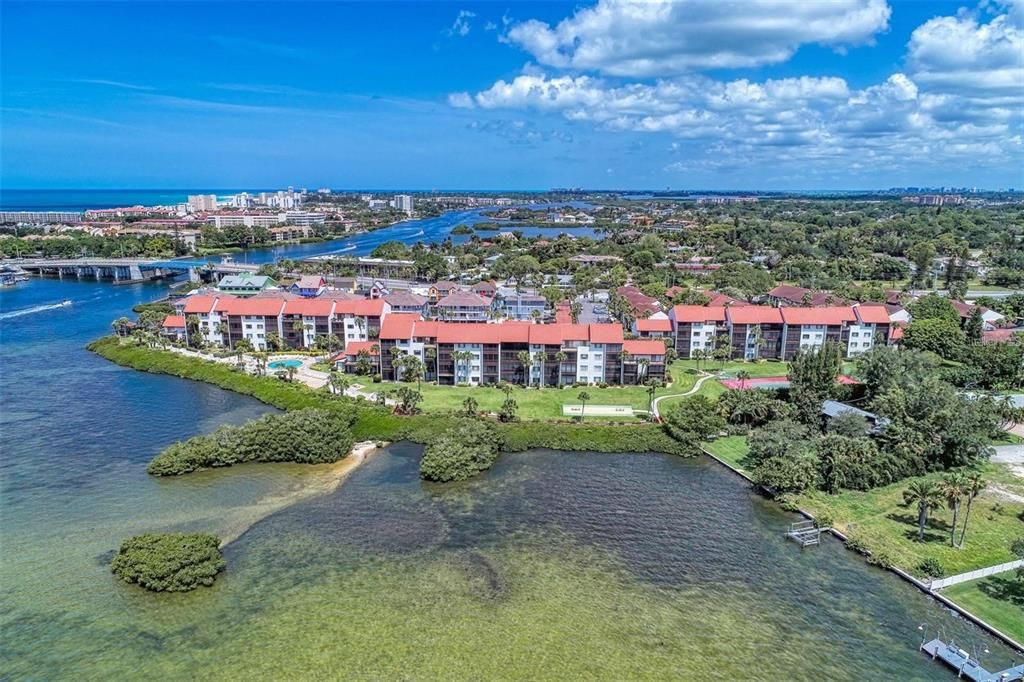 For Sale: $349,900 (2 beds, 2 baths, 1016 Square Feet)