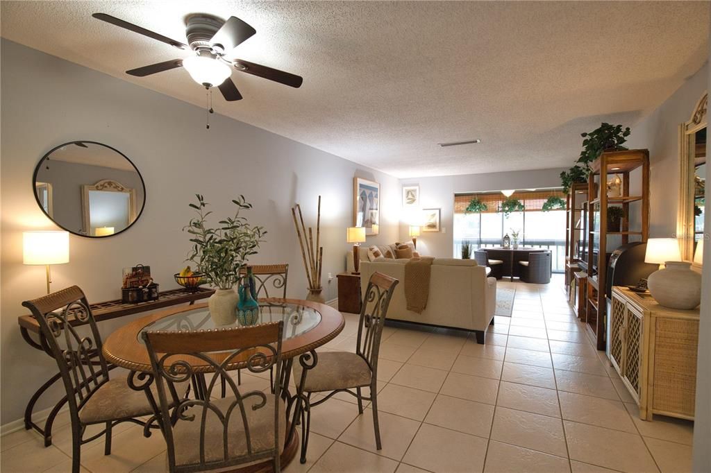 For Sale: $349,900 (2 beds, 2 baths, 1016 Square Feet)