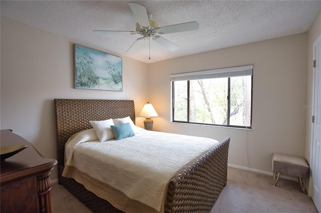 For Sale: $349,900 (2 beds, 2 baths, 1016 Square Feet)