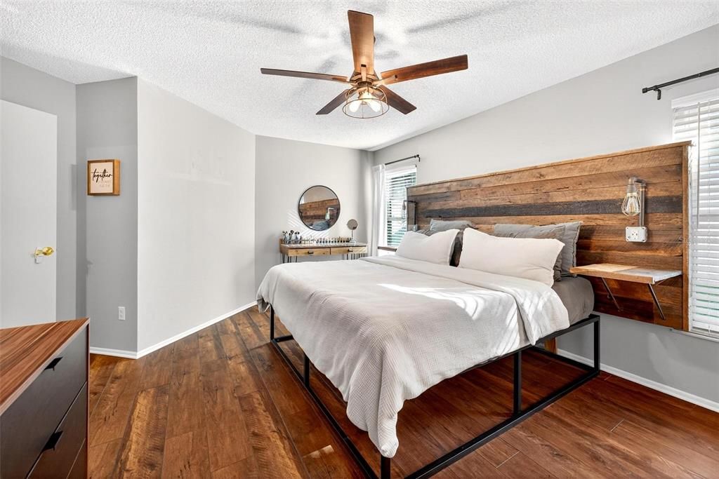 For Sale: $370,000 (3 beds, 2 baths, 1791 Square Feet)