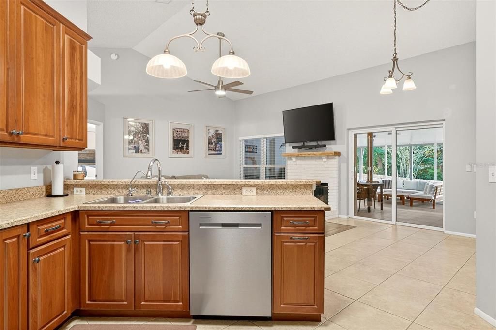 For Sale: $370,000 (3 beds, 2 baths, 1791 Square Feet)