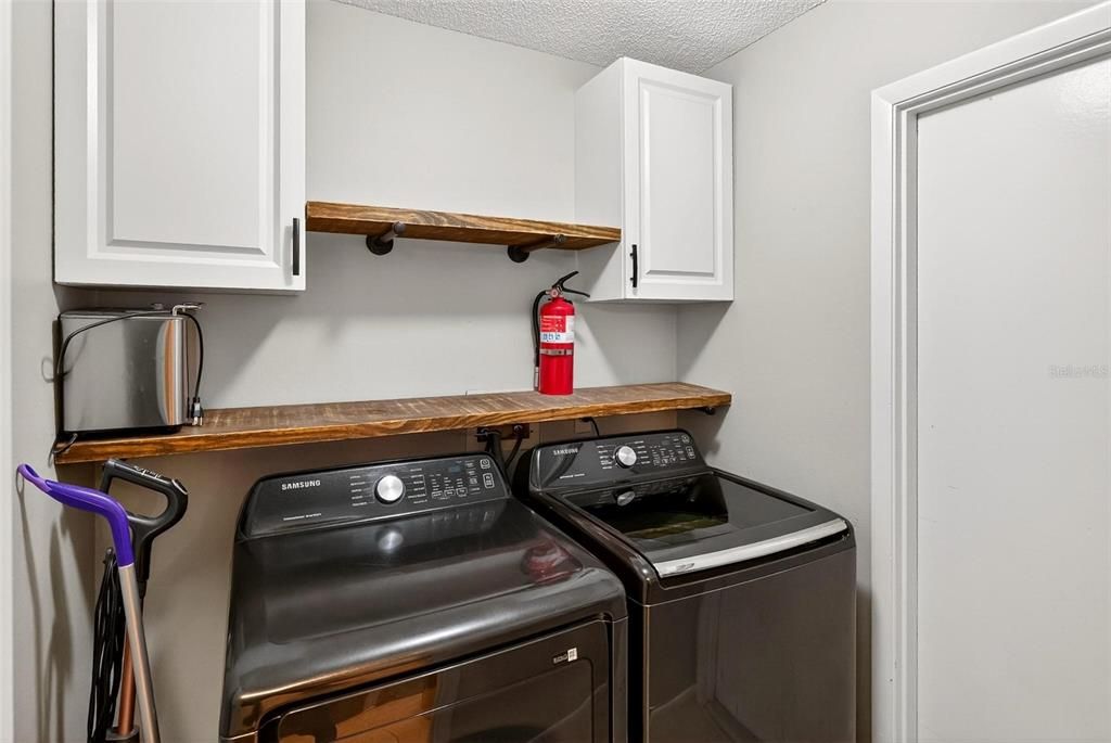 For Sale: $370,000 (3 beds, 2 baths, 1791 Square Feet)