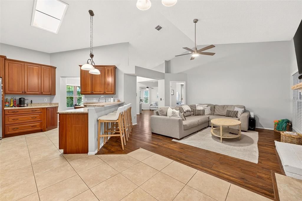 For Sale: $370,000 (3 beds, 2 baths, 1791 Square Feet)