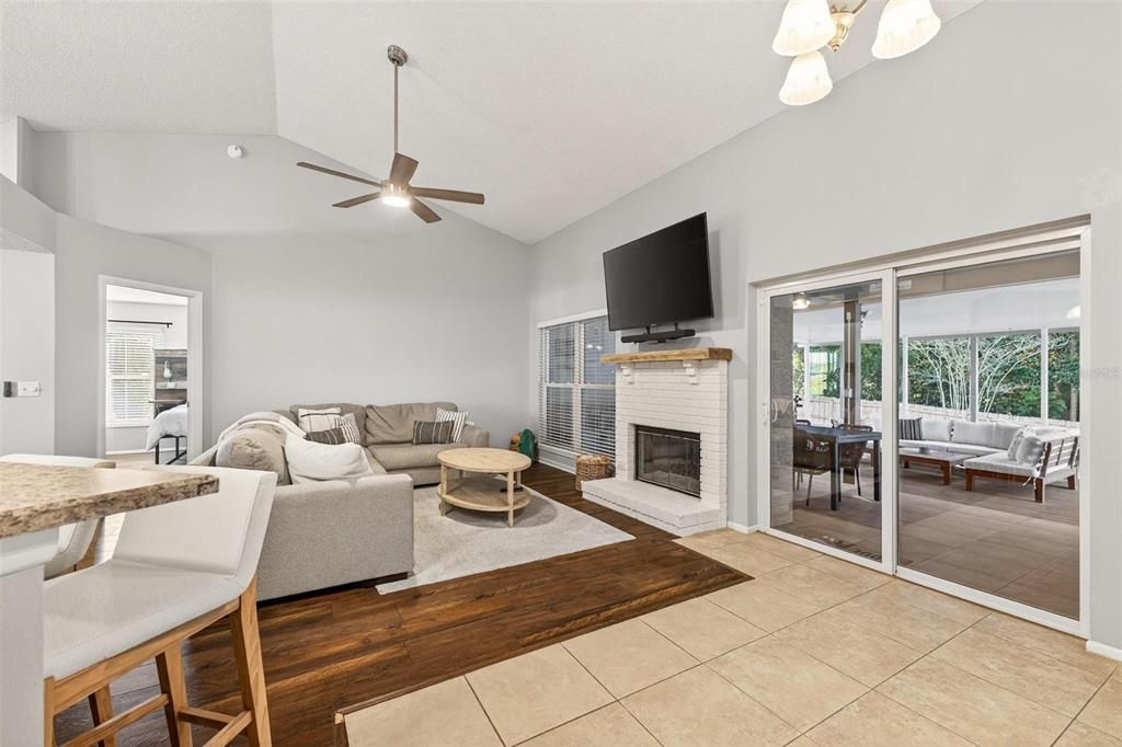 For Sale: $370,000 (3 beds, 2 baths, 1791 Square Feet)