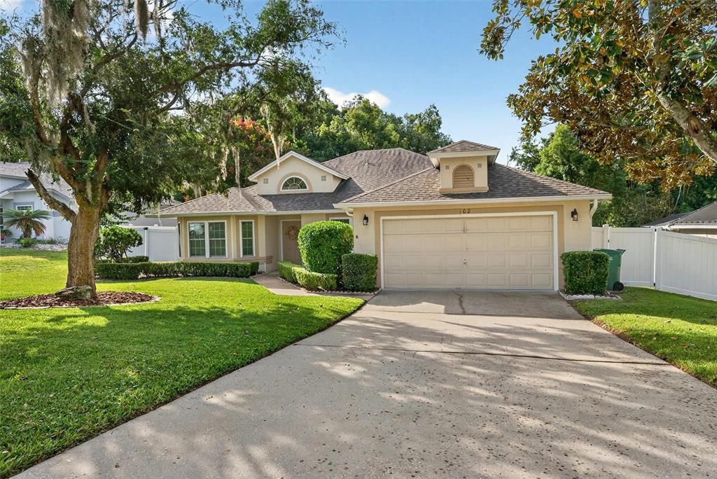 For Sale: $370,000 (3 beds, 2 baths, 1791 Square Feet)