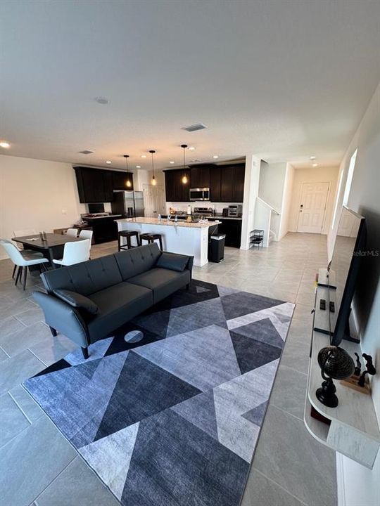 For Rent: $2,700 (4 beds, 2 baths, 1856 Square Feet)