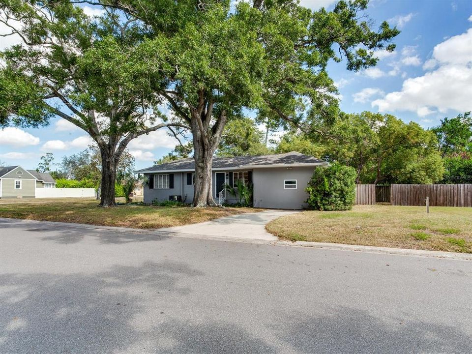 Active With Contract: $599,000 (3 beds, 2 baths, 1530 Square Feet)
