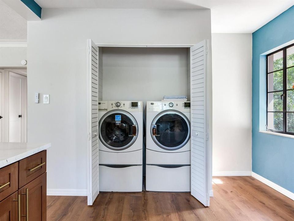 Active With Contract: $599,000 (3 beds, 2 baths, 1530 Square Feet)