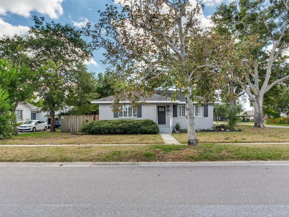 Active With Contract: $599,000 (3 beds, 2 baths, 1530 Square Feet)