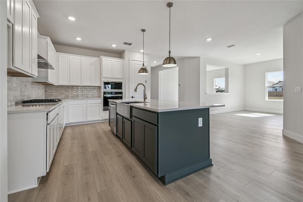 Activo con contrato: $499,990 (3 camas, 2 baños, 2123 Pies cuadrados)