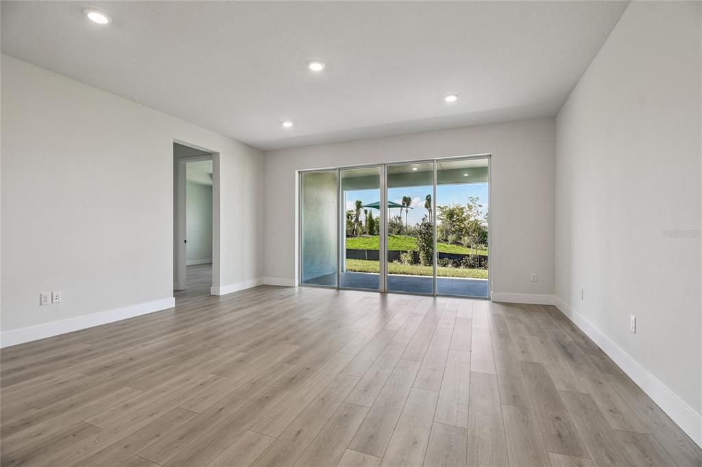 Activo con contrato: $499,990 (3 camas, 2 baños, 2123 Pies cuadrados)