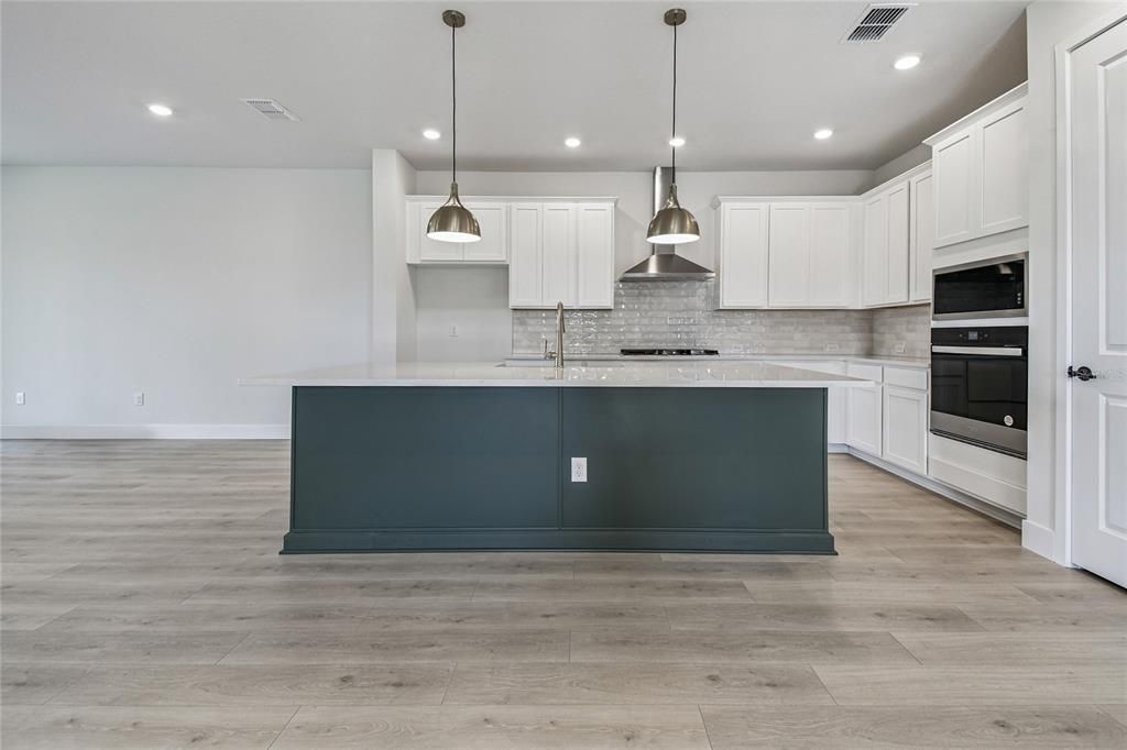 Activo con contrato: $499,990 (3 camas, 2 baños, 2123 Pies cuadrados)