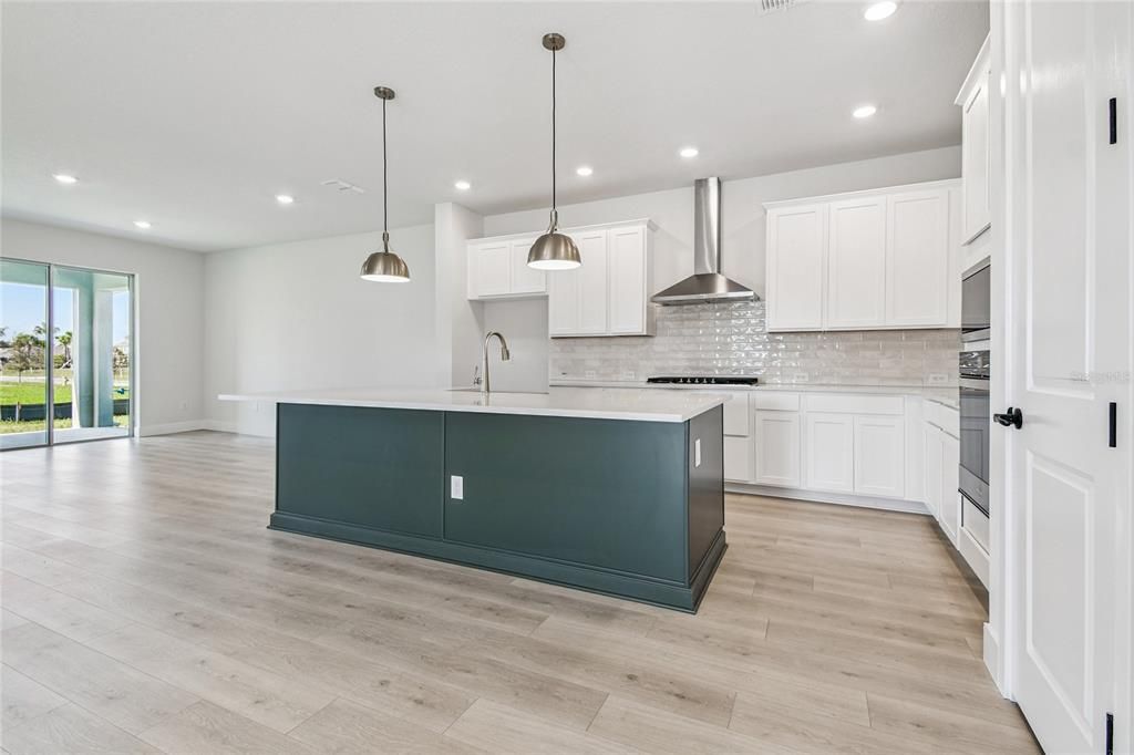 Activo con contrato: $499,990 (3 camas, 2 baños, 2123 Pies cuadrados)