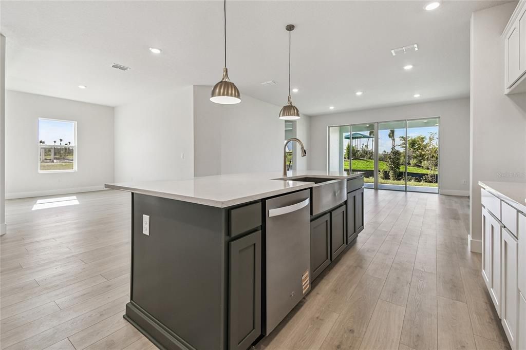 Activo con contrato: $499,990 (3 camas, 2 baños, 2123 Pies cuadrados)