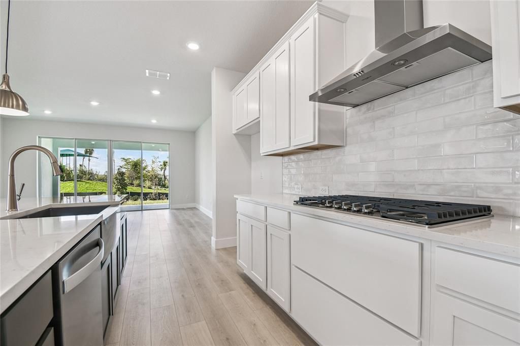 Activo con contrato: $499,990 (3 camas, 2 baños, 2123 Pies cuadrados)