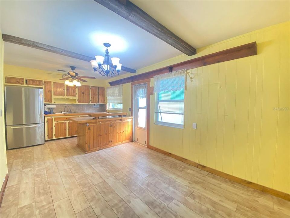 Active With Contract: $349,000 (3 beds, 2 baths, 1283 Square Feet)