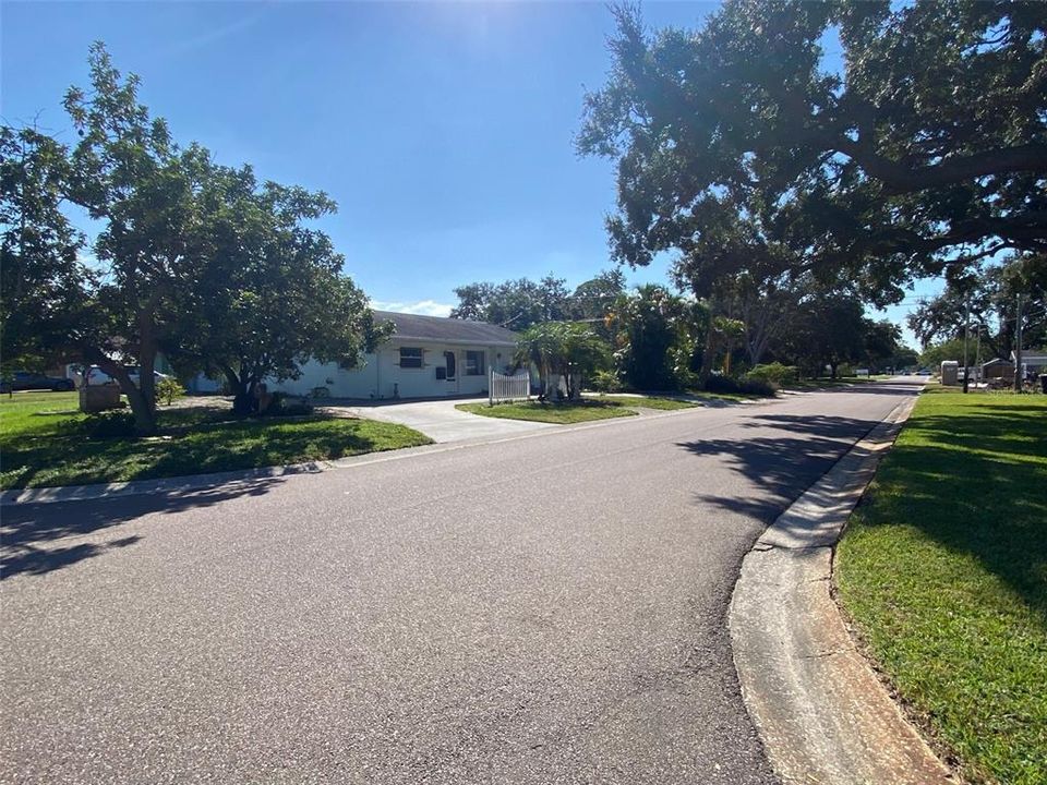 Active With Contract: $349,000 (3 beds, 2 baths, 1283 Square Feet)