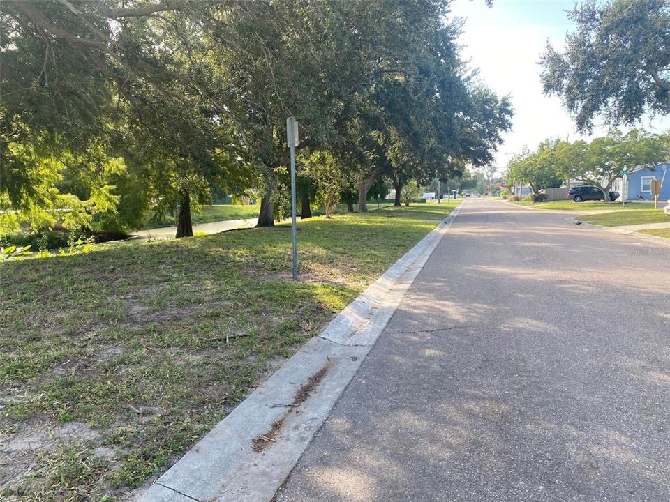 Active With Contract: $349,000 (3 beds, 2 baths, 1283 Square Feet)