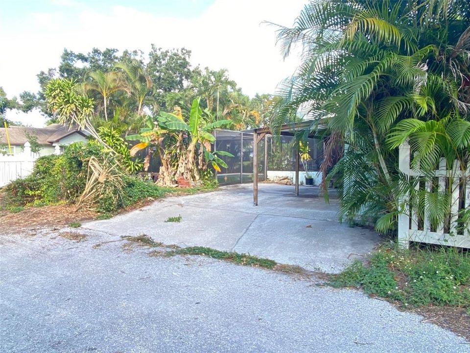 Active With Contract: $349,000 (3 beds, 2 baths, 1283 Square Feet)