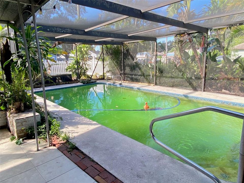 Active With Contract: $349,000 (3 beds, 2 baths, 1283 Square Feet)