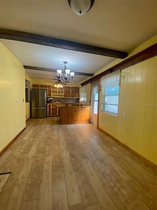 Active With Contract: $349,000 (3 beds, 2 baths, 1283 Square Feet)