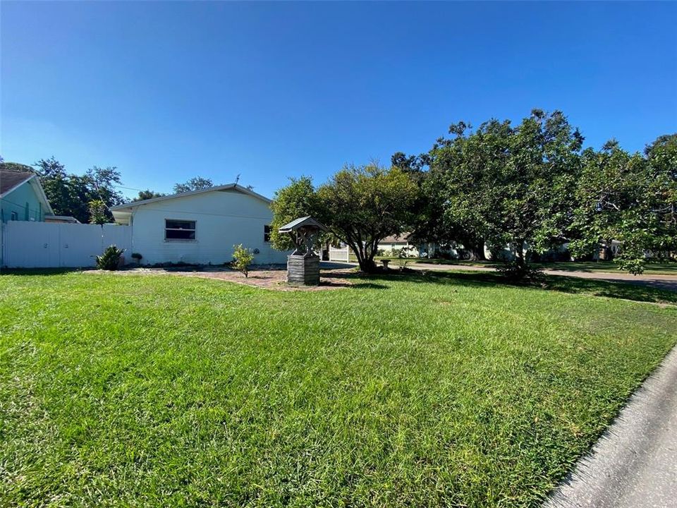 Active With Contract: $349,000 (3 beds, 2 baths, 1283 Square Feet)