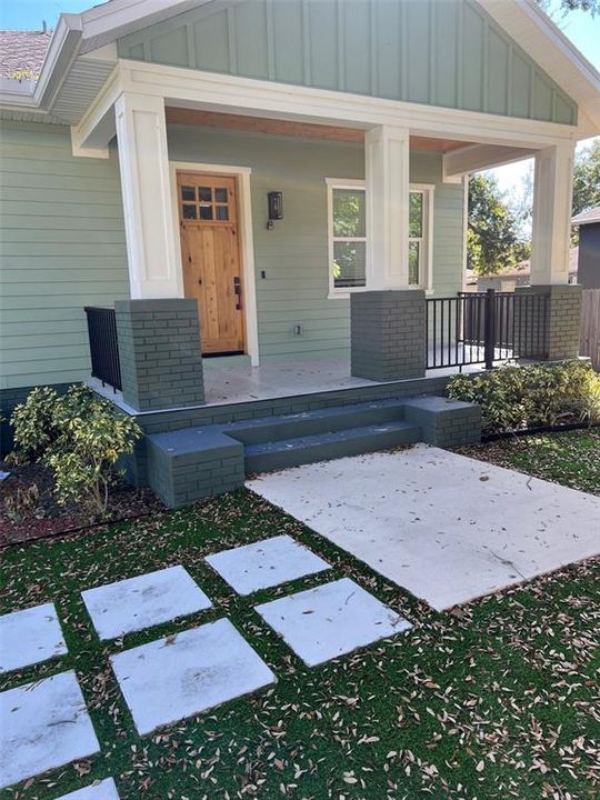 For Rent: $3,600 (3 beds, 2 baths, 1584 Square Feet)