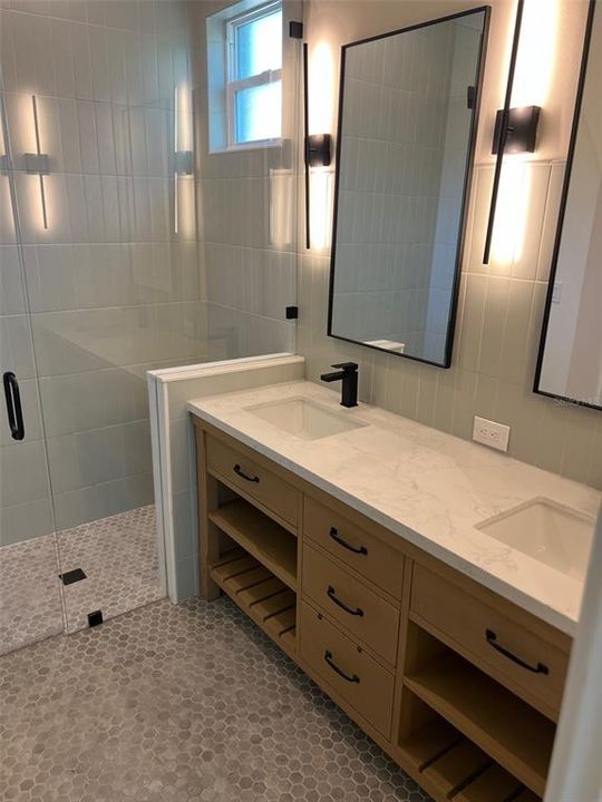 For Rent: $3,600 (3 beds, 2 baths, 1584 Square Feet)