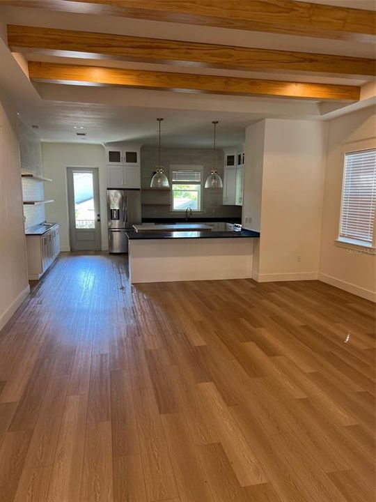 For Rent: $3,600 (3 beds, 2 baths, 1584 Square Feet)