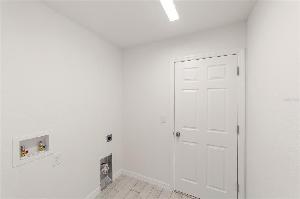 For Sale: $207,000 (3 beds, 2 baths, 1003 Square Feet)