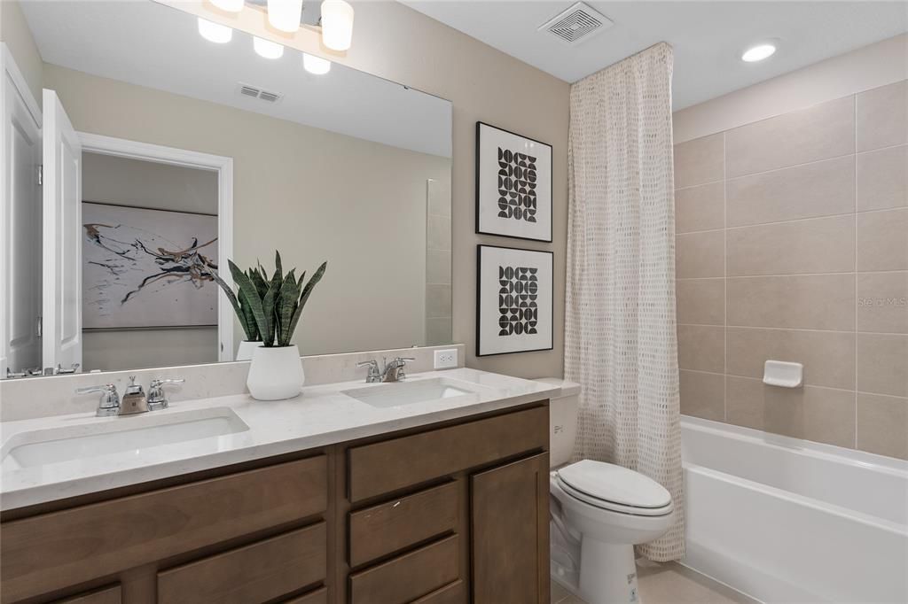 En Venta: $474,990 (4 camas, 2 baños, 1770 Pies cuadrados)