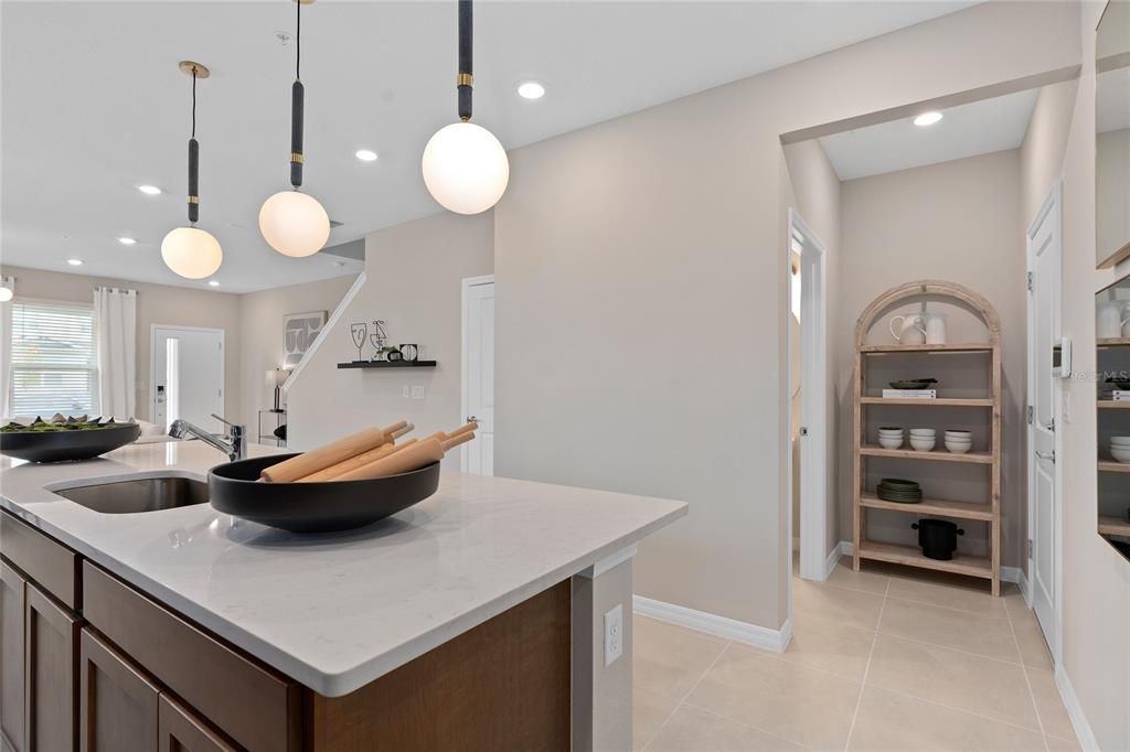 En Venta: $474,990 (4 camas, 2 baños, 1770 Pies cuadrados)