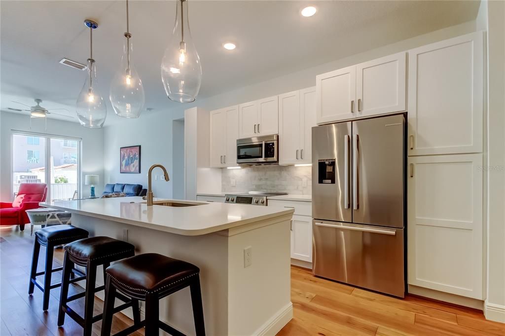 For Sale: $749,000 (2 beds, 2 baths, 1360 Square Feet)