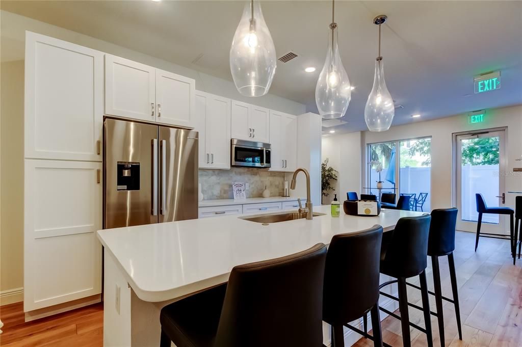 For Sale: $749,000 (2 beds, 2 baths, 1360 Square Feet)