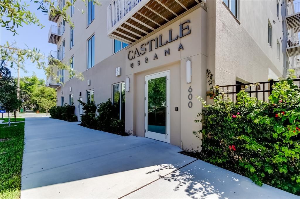 For Sale: $749,000 (2 beds, 2 baths, 1360 Square Feet)