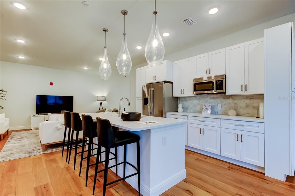 For Sale: $749,000 (2 beds, 2 baths, 1360 Square Feet)