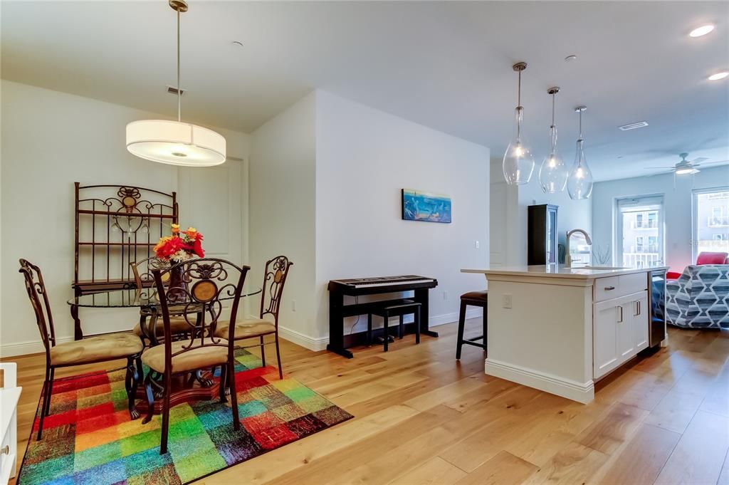 For Sale: $749,000 (2 beds, 2 baths, 1360 Square Feet)