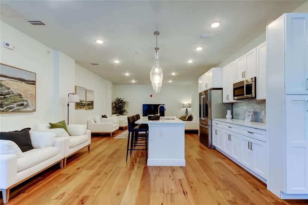 For Sale: $749,000 (2 beds, 2 baths, 1360 Square Feet)