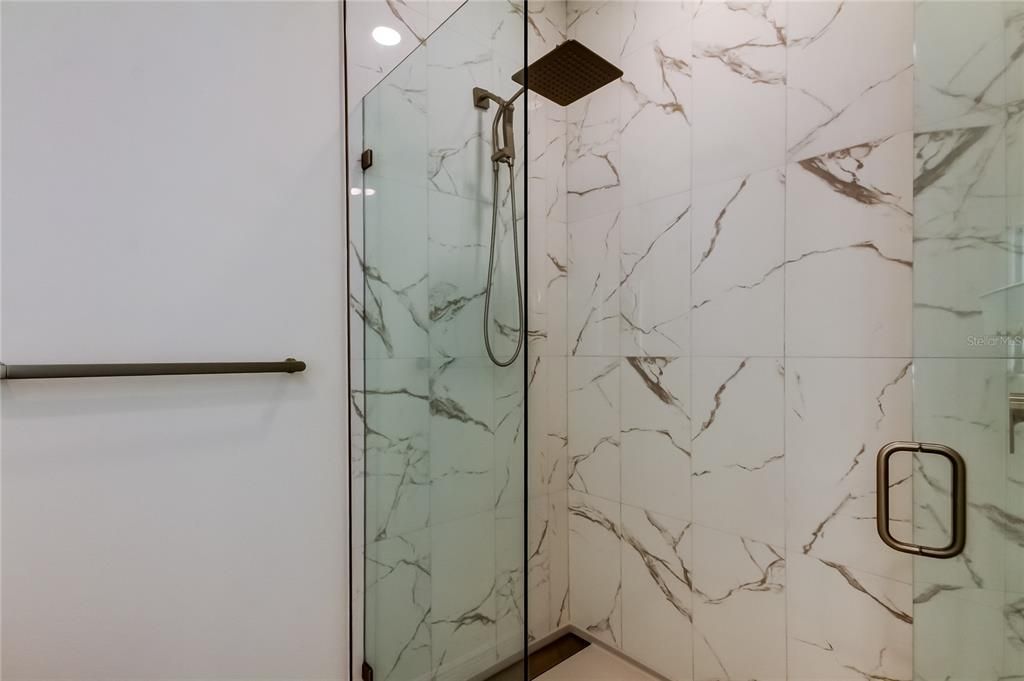 For Sale: $749,000 (2 beds, 2 baths, 1360 Square Feet)